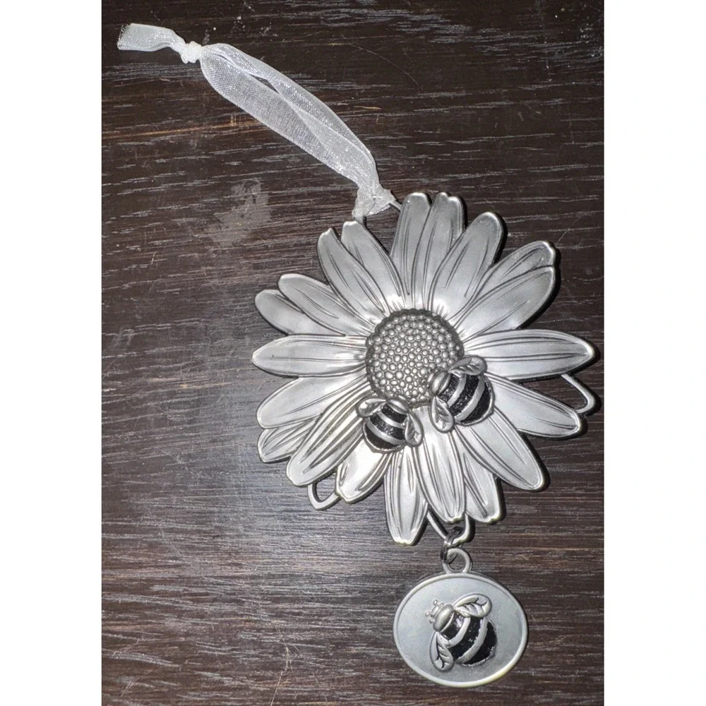 Spring or Everyday Decor Life Is Bee-U-Tiful With‎ You In It. Ornament